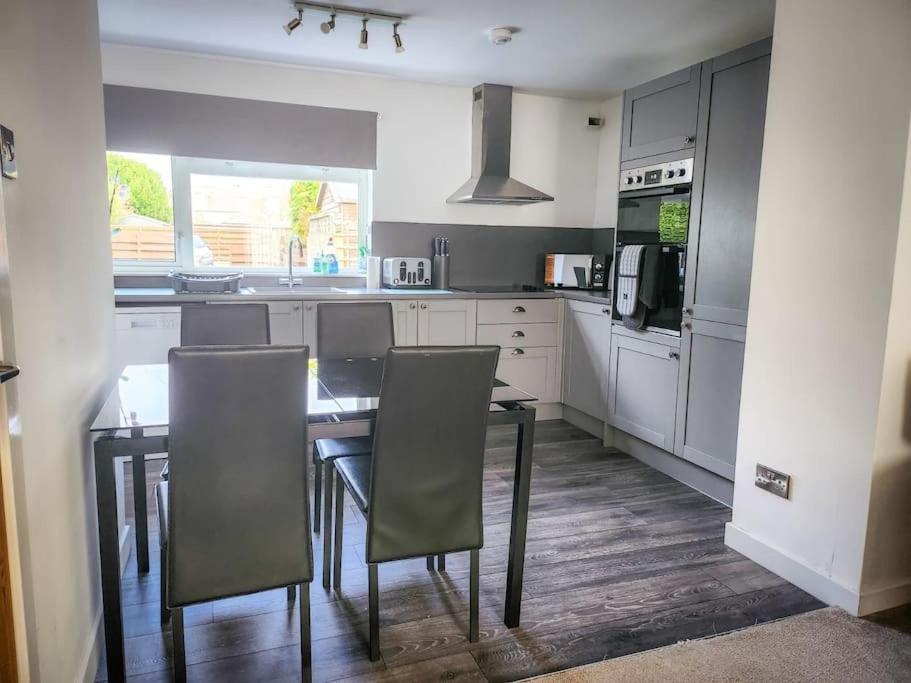 Central 2-Bedroom Bunglow With Double Sofa Bed Carnoustie Exteriér fotografie
